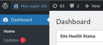 Zoom sur le coin supérieur de l'interface d'administration d'un site WordPress. On voit que 83 mises à jour sont en attente.