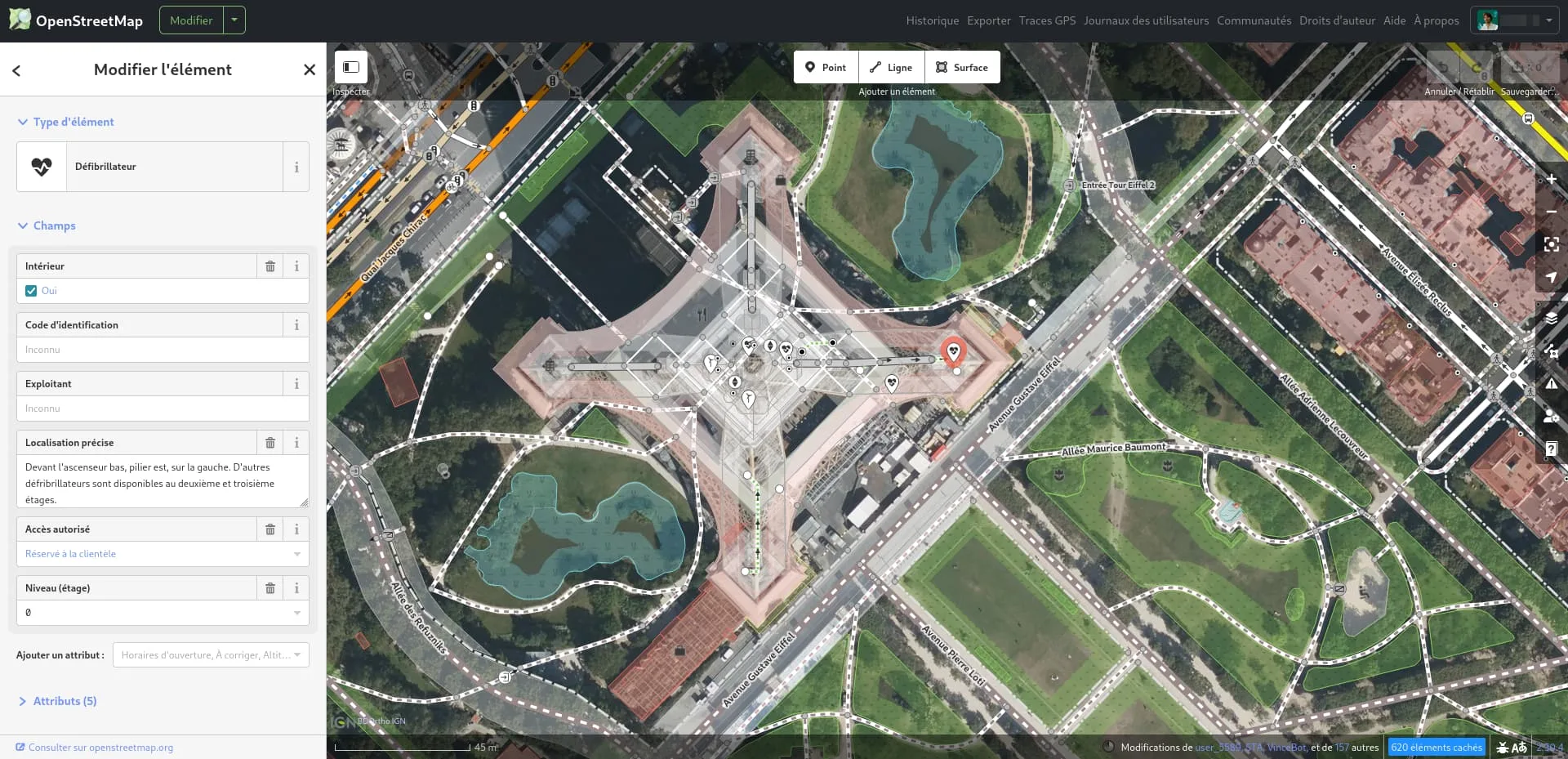 Bird view of the Eiffel tower in Openstreetmap