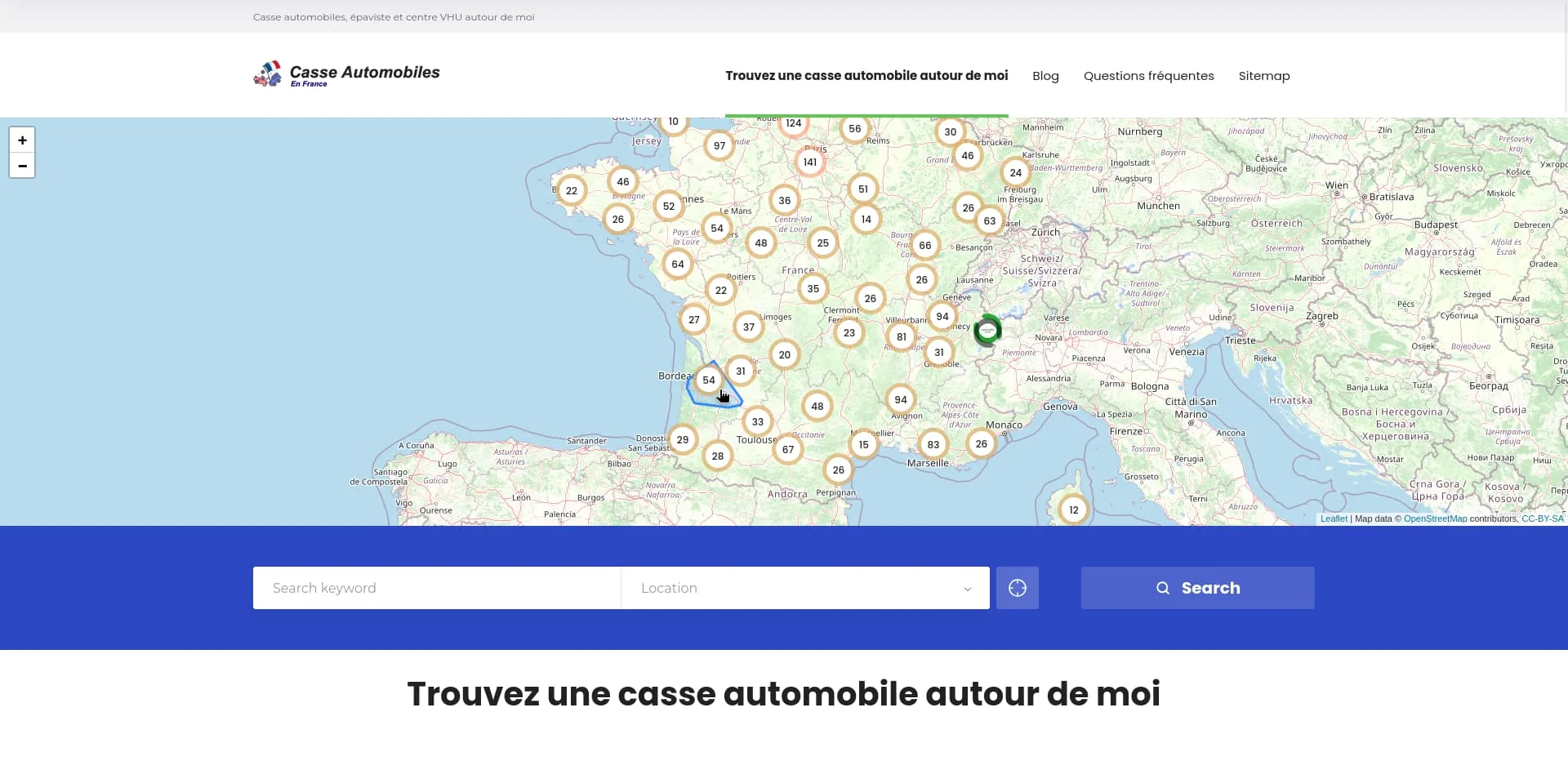 A map centered on France with several points pinned on it. It says in French "find a scrapyard near me"